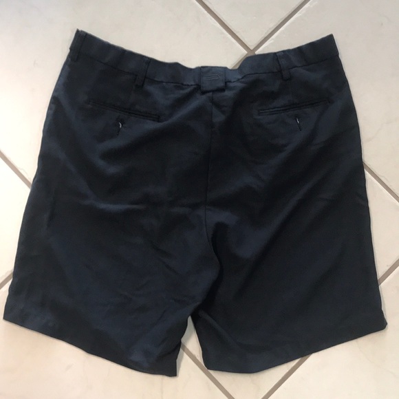Black Dockers Golf Shorts - Picture 2 of 2